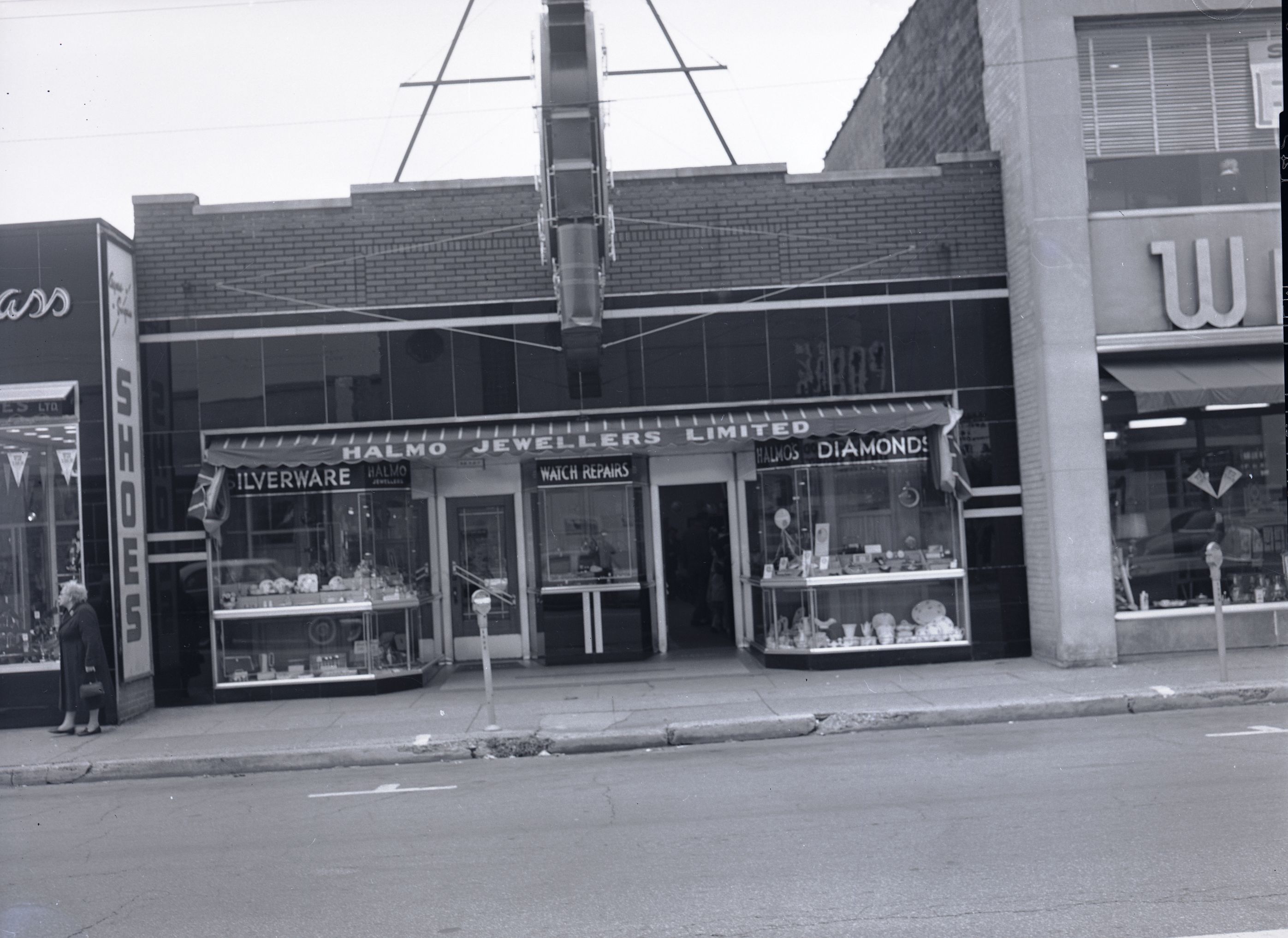Halmo Jewellers, 13681370 Ottawa Street, 1951